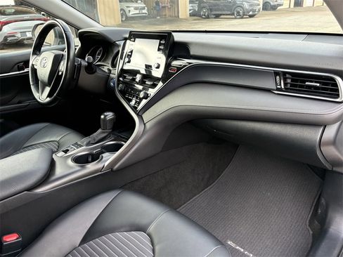 Used 2022 Toyota Camry SE image 27