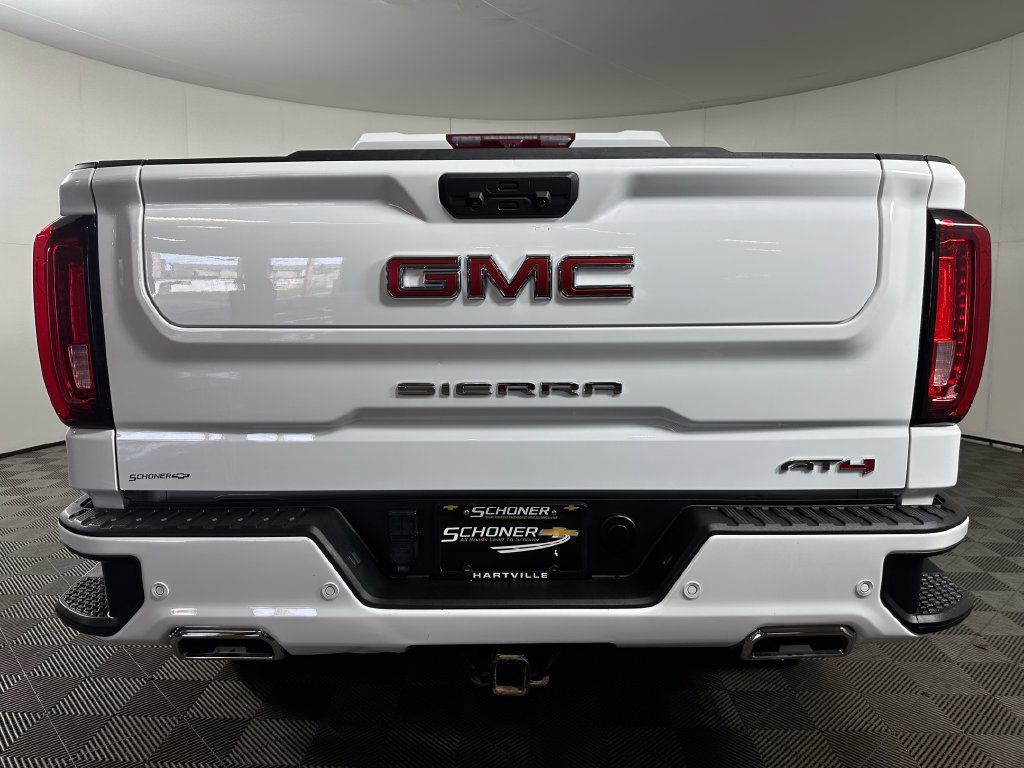 Used 2024 GMC Sierra 1500 AT4 w/ Technology Package AWD/4WD image 4
