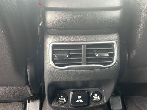 Used 2021 Hyundai Santa Fe Limited AWD/4WD image 14