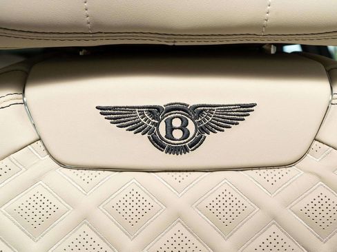 Used 2023 Bentley Flying Spur Azure AWD/4WD image 18