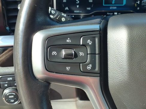 Used 2022 Chevrolet Silverado 1500 LT AWD/4WD image 17