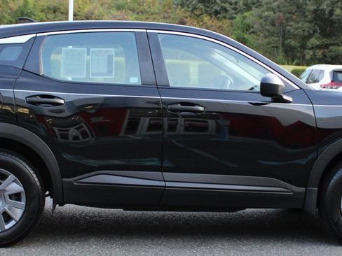 Certified 2025 Nissan Kicks S image 5