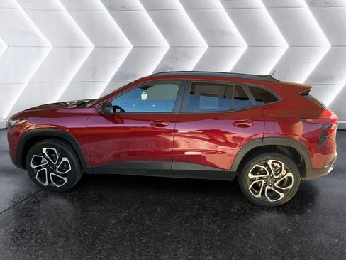 Used 2025 Chevrolet Trax RS w/ Driver Confidence Package image 8