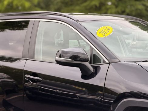 Used 2024 Toyota RAV4 XLE FWD image 7