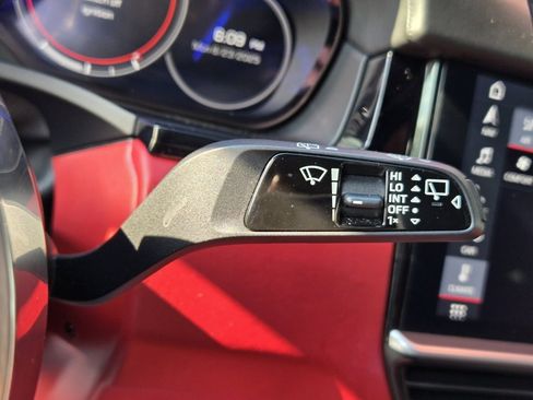 Used 2019 Porsche Cayenne image 29