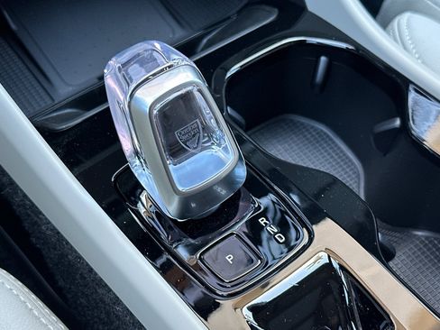 New 2026 Volvo XC40 B5 Ultra w/ Climate Package AWD/4WD image 18