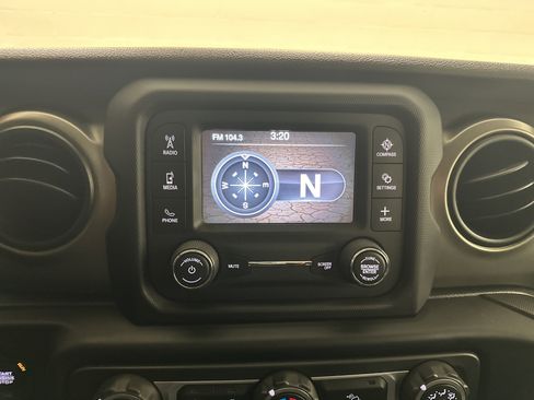 Used 2019 Jeep Wrangler Unlimited Sport S image 24