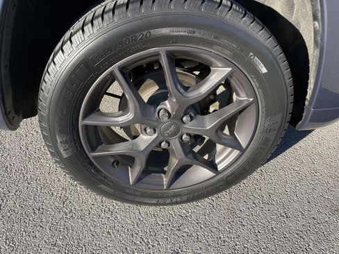 Used 2020 Jeep Grand Cherokee Limited X image 31