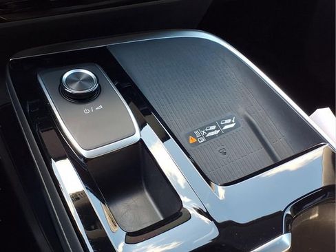 Certified 2025 Buick Enclave Preferred image 11