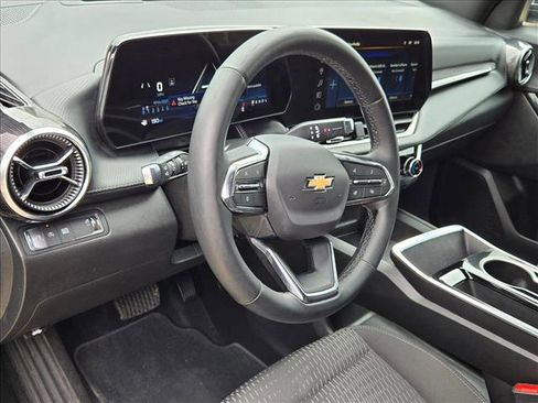 Used 2025 Chevrolet Equinox LT FWD image 10