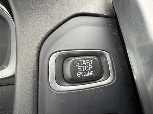 Used 2016 Volvo XC60 T5 Premier w/ Proximity Package image 29