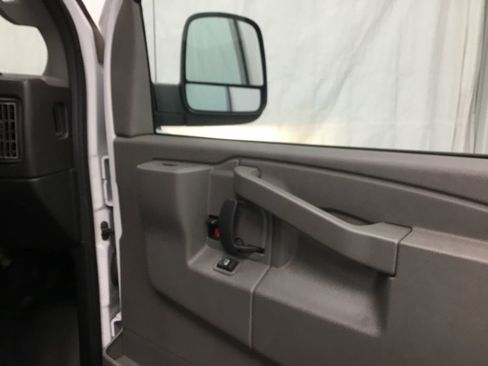 Used 2023 GMC Savana 2500 w/ Driver Convenience Package image 19