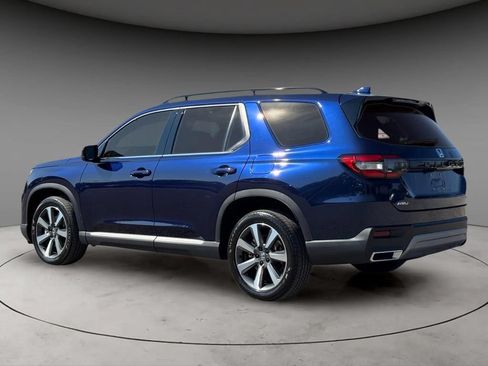 Used 2025 Honda Pilot Elite image 7