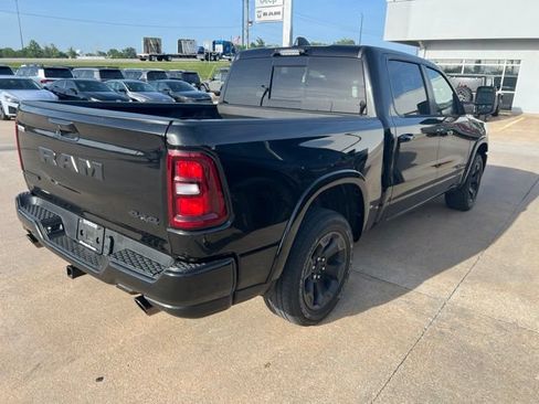 Used 2025 RAM 1500 Big Horn AWD/4WD image 3
