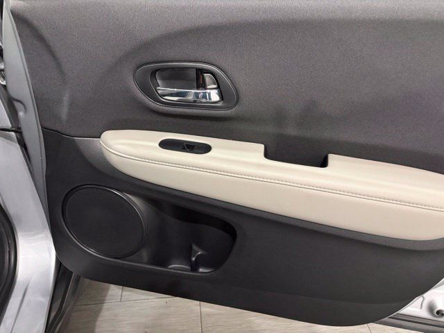 Used 2022 Honda HR-V LX image 13
