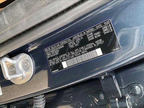 Used 2024 Volvo XC90 B6 Ultimate w/ Lounge Package image 34