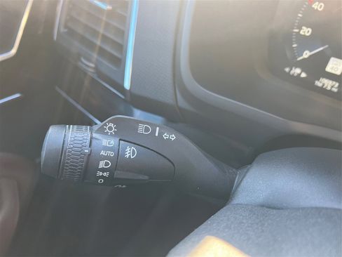 Used 2019 Volvo XC90 T6 Momentum w/ Advanced Package image 31