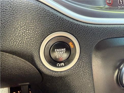 Used 2019 Dodge Charger R/T image 35