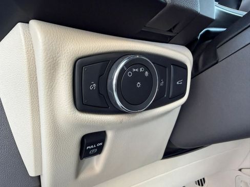 Used 2017 Lincoln MKX Reserve FWD image 34