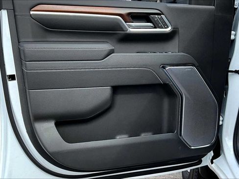 Used 2025 GMC Sierra 3500 Denali w/ Denali Reserve Package image 16