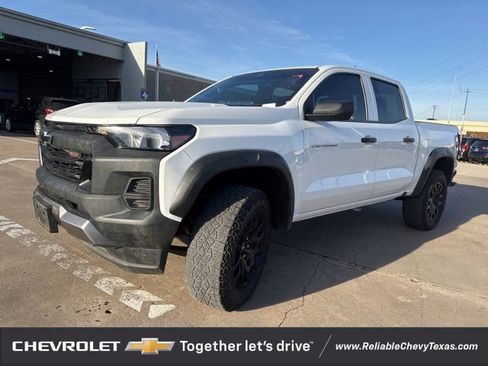 Certified 2024 Chevrolet Colorado Trail Boss image 3