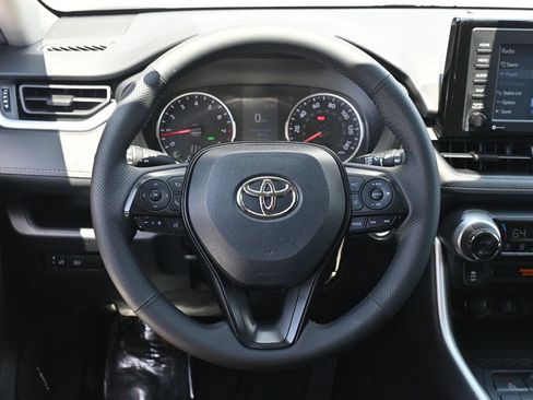 Used 2021 Toyota RAV4 XLE FWD image 8