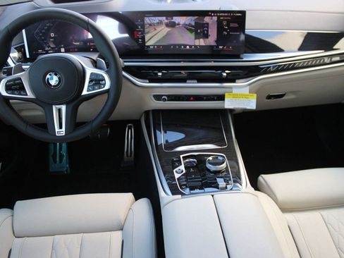 New 2026 BMW X7 M60i image 17