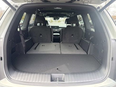 New 2027 Kia Telluride S image 4