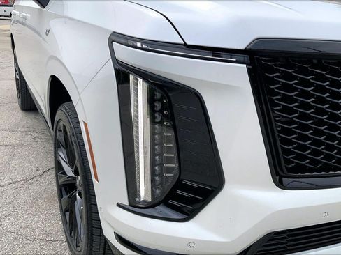 Certified 2025 Cadillac Escalade Sport Platinum AWD/4WD image 28