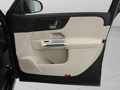 Certified 2026 Mercedes-Benz GLB 250 image 21