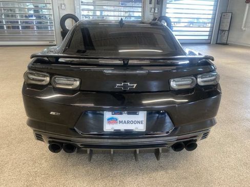 Used 2019 Chevrolet Camaro SS RWD image 6