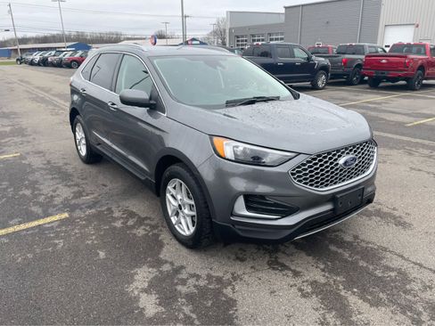 Used 2023 Ford Edge SEL image 3