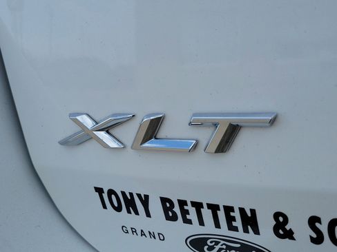 Used 2023 Ford Explorer XLT w/ Equipment Group 202A image 7