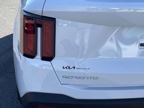 New 2026 Kia Sorento S image 10