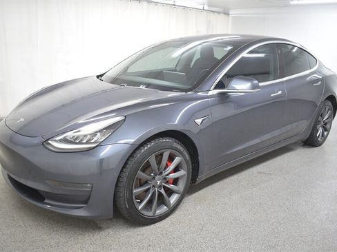 Used 2018 Tesla Model 3 Long Range image 3