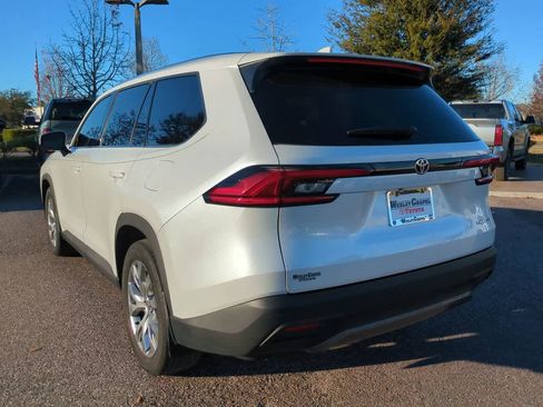 Used 2024 Toyota Grand Highlander Limited image 4