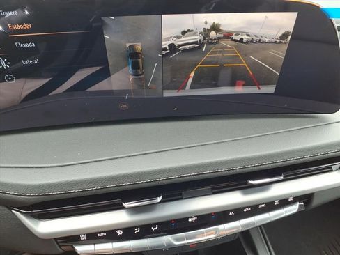 Used 2025 Cadillac XT4 Premium Luxury image 15