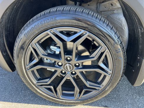 Certified 2025 Nissan Kicks SR w/ SR Premium Package image 9