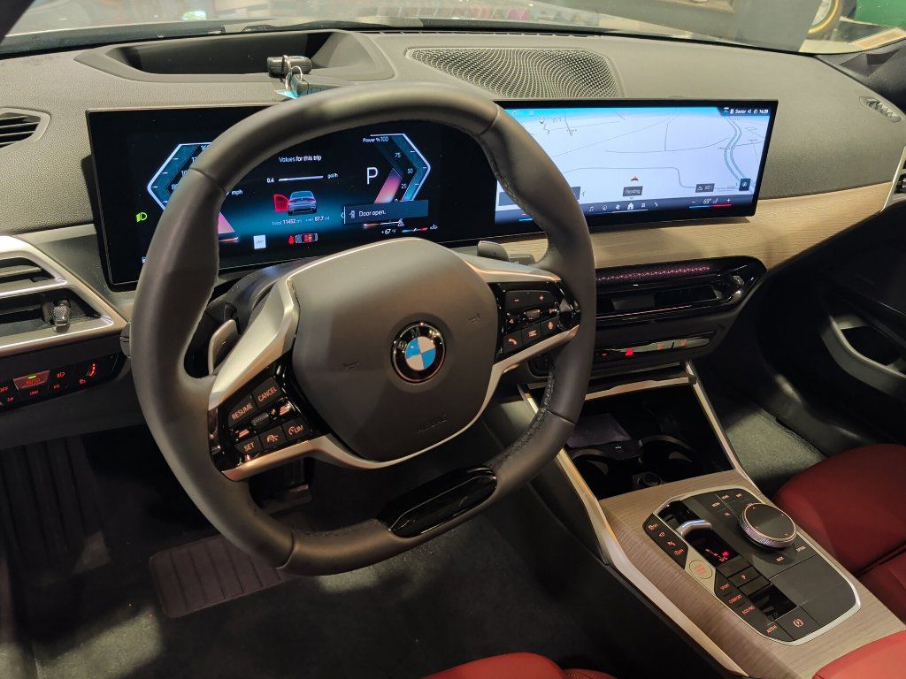 Certified 2025 BMW 330i xDrive Sedan w/ Premium Package AWD/4WD image 4