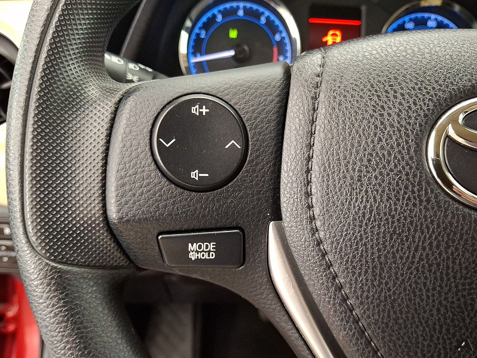 Used 2017 Toyota Corolla LE FWD image 9