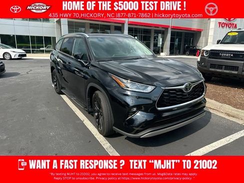 Used 2025 Toyota Highlander Platinum AWD/4WD image 1