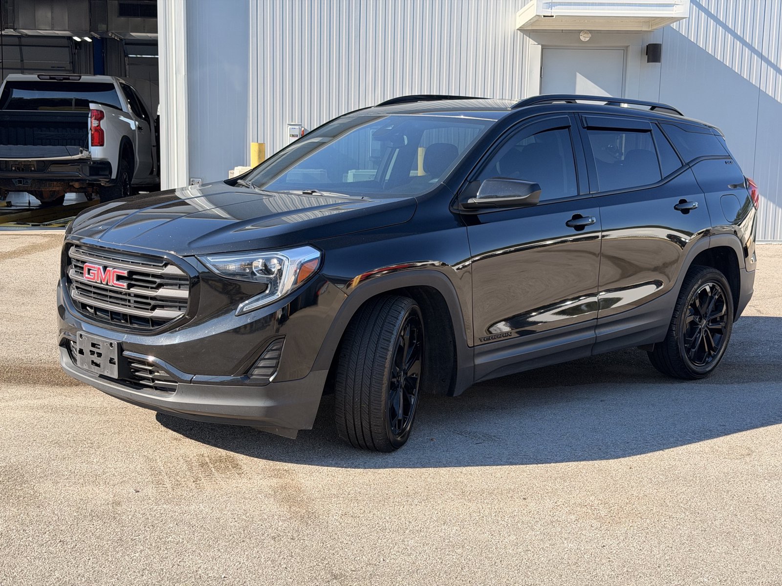 Used 2021 GMC Terrain SLE w/ Driver Convenience Package FWD image 7