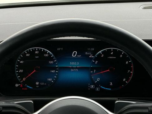 Used 2023 Mercedes-Benz GLB 250 4MATIC image 23