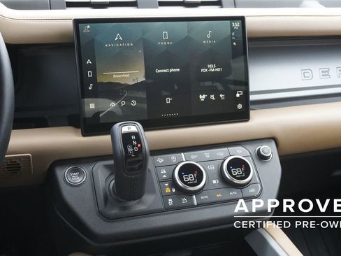 Used 2025 Land Rover Defender 110 V8 AWD/4WD image 15