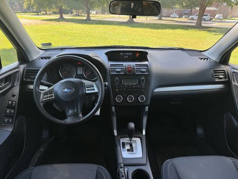 Used 2015 Subaru Forester 2.5i w/ Alloy Wheel Package image 17