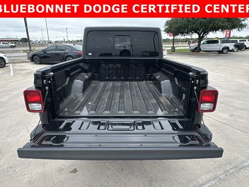 Used 2025 Jeep Gladiator Sport AWD/4WD image 25