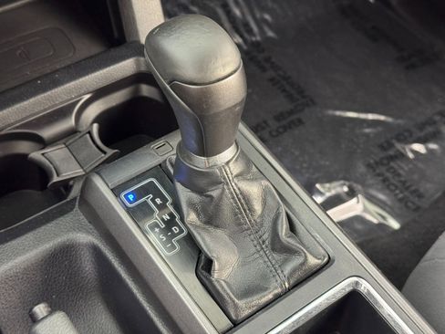 Used 2019 Toyota Tacoma TRD Sport w/ Technology Package image 28