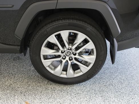 Used 2025 Toyota RAV4 XLE Premium FWD image 10
