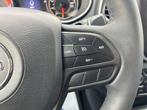 Used 2022 Jeep Cherokee Trailhawk w/ Comfort/Convenience Group image 28