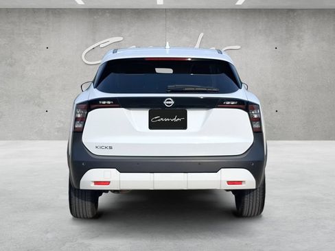 Used 2025 Nissan Kicks SV FWD image 15